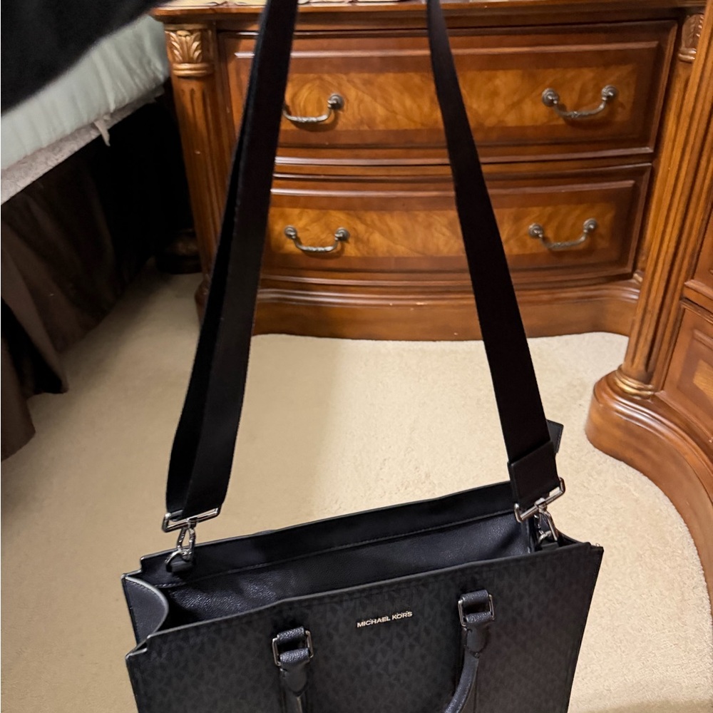 Michael Kors Blue Black Tote Bag - Picture 7 of 9